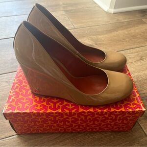 Tory Burch Patent Wedges, size 10.5